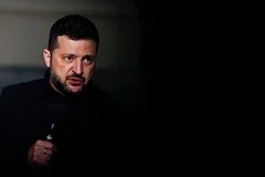Политолог предрек Зеленскому историческое сравнение с Гитлером из-за мобилизации женщин