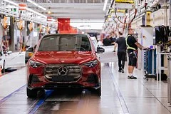 Конфликт в Mercedes-Benz: автогигант планирует ввести бесплатные рабочие часы