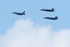 Вооруженные силы Польши подняли авиацию в воздух из-за активности России