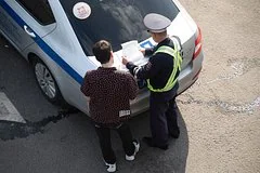 Попытка подкупа инспектора ГИБДД обернулась для москвича уголовным преследованием