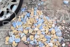 Дорога из челюстей: брянский зубной техник необычным способом починил яму