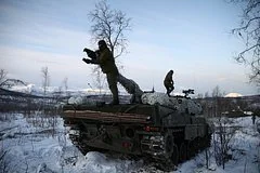 Норвегия наращивает военное присутствие в Арктике на фоне напряженности с Россией