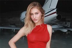 Российская блогерша Арина Савастру объявила о своей второй беременности в Дубае