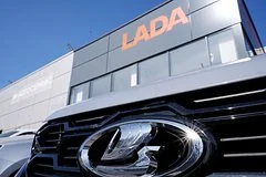 Российские автовладельцы массово меняют подержанные китайские автомобили на новые Lada