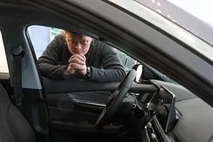 Российский авторынок демонстрирует резкий рост интереса к отечественным легковым автомобилям