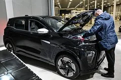 Российский электромобиль Атом стартовал в серийное производство на заводе Москвич