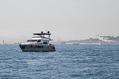 Российский пловец Дмитрий Семенов успешно преодолел опасный пролив Босфор