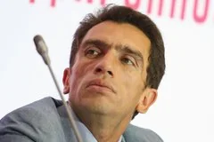 Российский политолог Александр Кынев госпитализирован с тяжелыми переломами после задержания