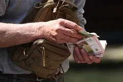 Опасные посылки: в России участились случаи мошенничества с использованием курьеров