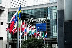 ЕС передал Украине 8 млрд евро доходов от активов РФ, включая 3,5 млрд на оружие