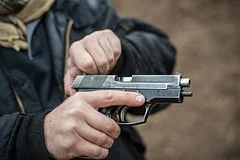 Трагедия в Мирном: группа мужчин расстреляла соседа на глазах у детей