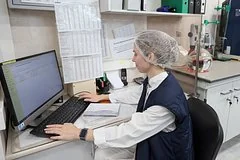 Трансформация российского рынка труда: женщины замещают мужчин на дефицитных позициях