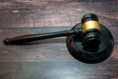 В Красноярске экс-полицейский получил реальный срок за передачу данных журналистам Baza