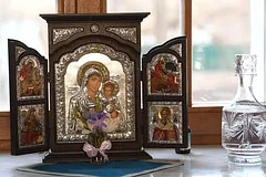 Праздники 15 сентября: от глобальной демократии до православных чудес