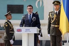 Премьер-министр Великобритании Эндрю Бернем подтвердил решимость поддерживать Украину до конца