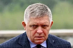 Премьер-министр Словакии Роберт Фицо отменил визит в Украину по состоянию здоровья