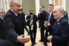 Президент России Владимир Путин провел встречу с Ильхамом Алиевым в Туркмении