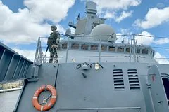 Британский флот взял на контроль российскую военную группу в Ла-Манше