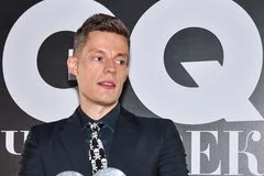 Юрий Дудь оценил колорит постсоветского гастронома на Брайтон-Бич в США