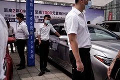 Кризис на крупнейшем авторынке мира: продажи в Китае стремительно падают