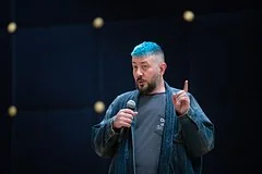 Артемий Лебедев призвал россиян изучать зарубежные СМИ для оценки достижений страны