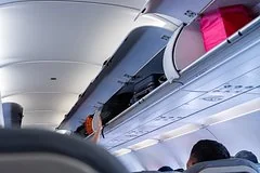 Крупная кража на борту самолета: россиянин лишился восьмисот пятидесяти тысяч рублей