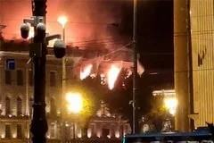 Крупный пожар в историческом центре Санкт-Петербурга уничтожает особняк Миллера