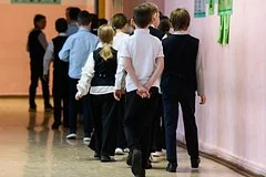 В школах Екатеринбурга изменили формат праздничных линеек после атаки дронов