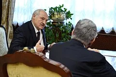 США смягчают санкции против Белоруссии для оказания давления на Россию