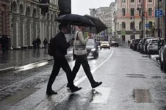 Штормовое предупреждение в Москве: сильные ливни, грозы и шквалистый ветер