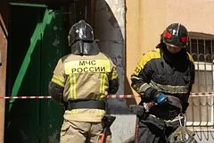 В центре Санкт-Петербурга неизвестные подожгли два патрульных автомобиля полиции