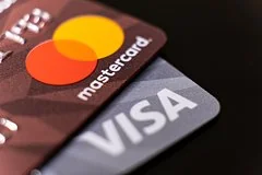 Отсутствие полноценной замены Visa и Mastercard создает трудности для россиян за рубежом