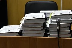 Суд назначил арест иностранцам за демонстрацию женской одежды на Садоводе