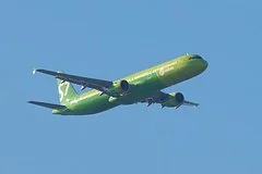 Суд обязал авиакомпанию S7 выплатить россиянину крупную компенсацию за сорванный рейс