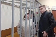 Суд вынес приговор акушерке за фатальные домашние роды у блогерши