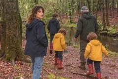 Супруга Ричарда Гира поделилась редким семейным снимком во время прогулки
