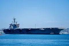 Авианосец Abraham Lincoln вернулся в США с рекордными боевыми достижениями
