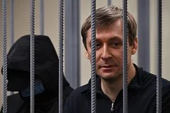 Бывший золотой полковник Дмитрий Захарченко пытается подписать контракт для участия в СВО